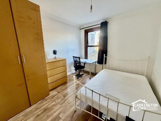 Room for rent in Charlton, Greater London