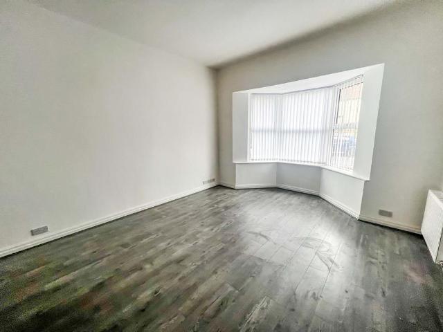 Flat for rent in Orrell Park, Calderstones