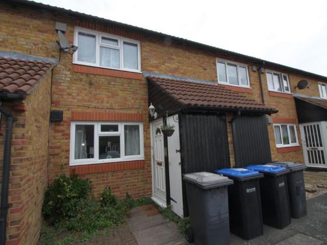 House for rent in Egham Hythe, Row Town