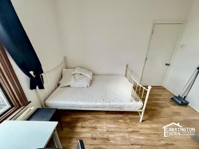 House for rent in Charlton, Greater London
