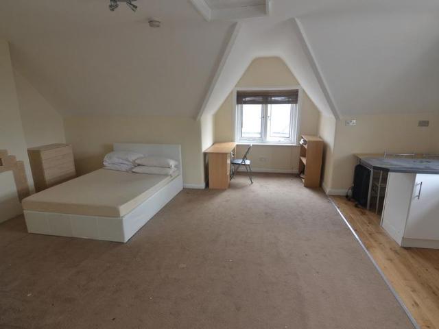 House for rent in London Borough of Redbridge, Greater London