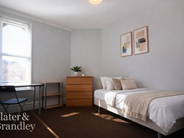 Apartment for rent in Abbey Park, Barton In Fabis