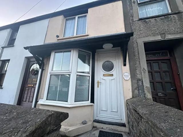 Apartment for rent in Ceulanamaesmawr, Tal-y-bont