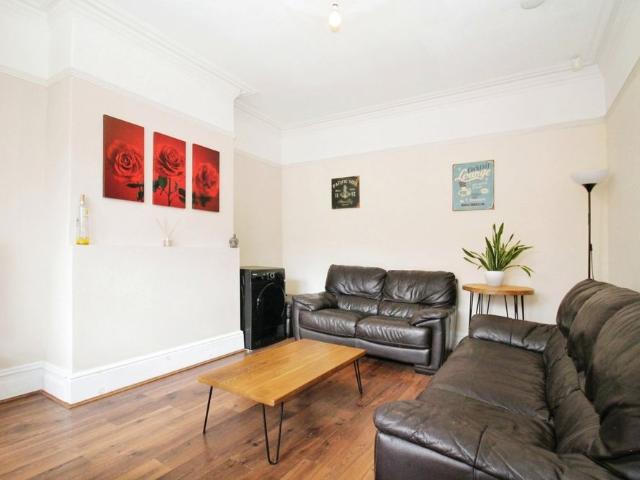 Room for rent in Beckett Park, Headingley