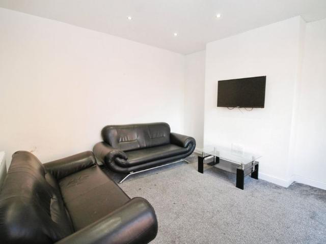 Room for rent in Headingley Hill, Leeds