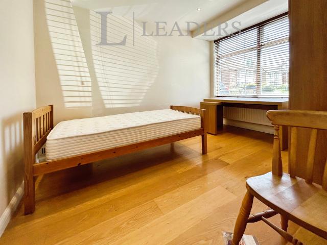 House for rent in Chesterton, Arbury