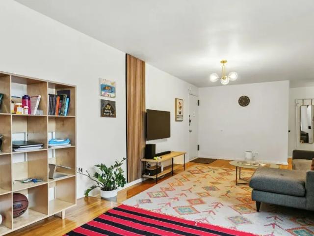 Apartment for sale in The Bronx, Arverne