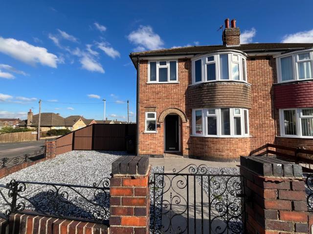 House for rent in Stocking Farm, Old Wharf