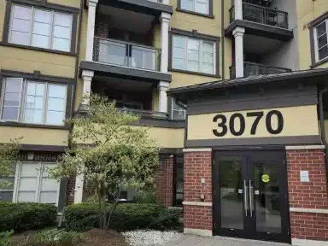 Townhouse for rent in Burlington, Ontario