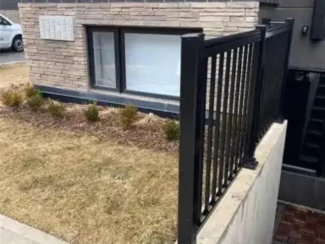 Townhouse for rent in Burlington, Ontario