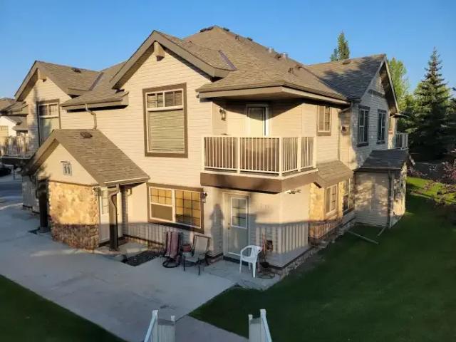 Townhouse for rent in Northwest, Alberta