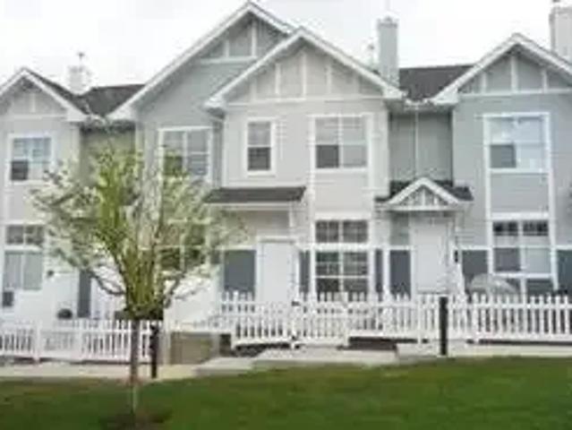 Townhouse for rent in Northwest, Alberta
