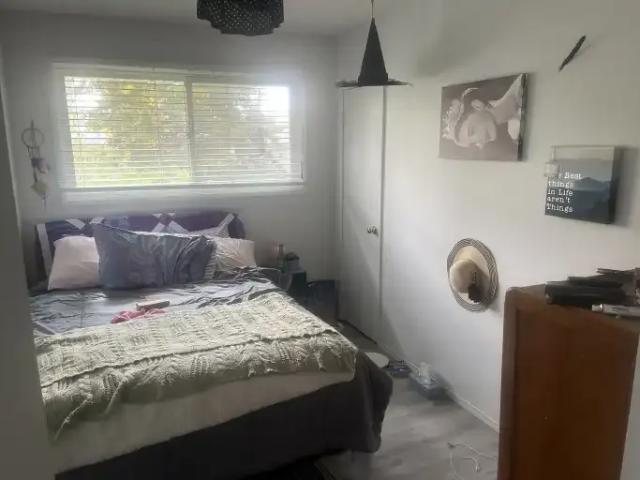 Townhouse for rent in Glenbrook, Calgary