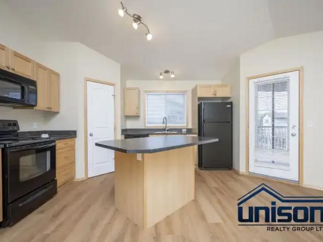 Townhouse for rent in Northwest, Alberta
