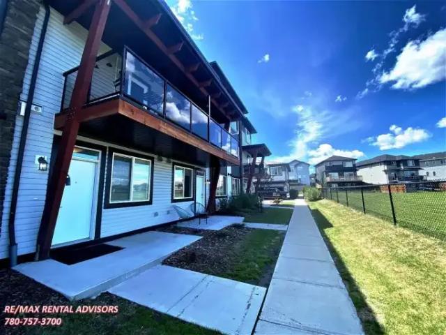 Townhouse for rent in Wedgewood, Alberta