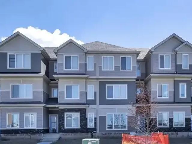 Townhouse for rent in Wedgewood, Alberta