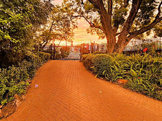 Townhouse for sale in Rosebank, Gauteng