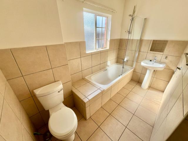 Townhouse for sale in Vosloorus, Gauteng