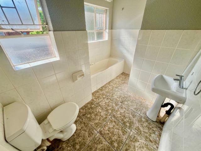 Townhouse for sale in Vosloorus, Gauteng