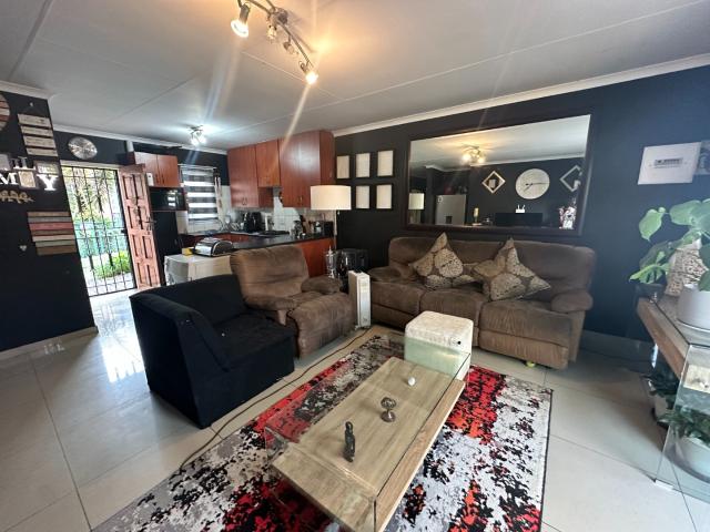Townhouse for sale in Ekurhuleni, Gauteng