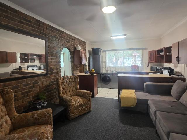 Townhouse for sale in Hartbeespoort Dam Nature Reserve, North West