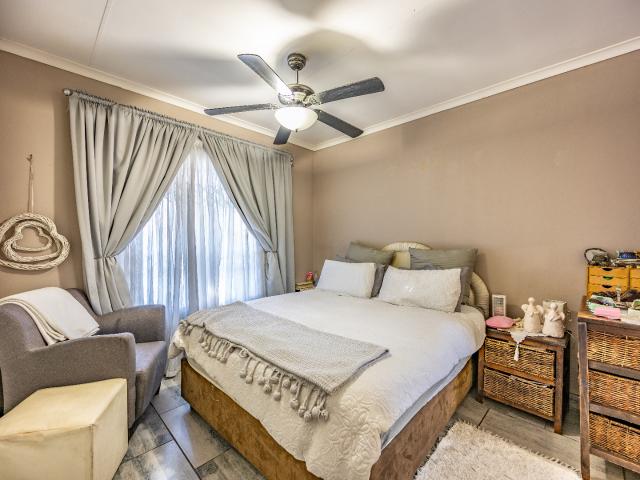 Townhouse for sale in Waterkloof, Gauteng
