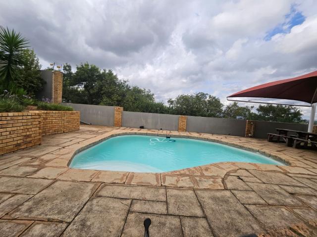 Townhouse for sale in Vosloorus, Gauteng