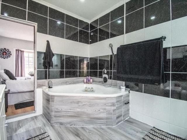 Townhouse for sale in Ekurhuleni, Gauteng
