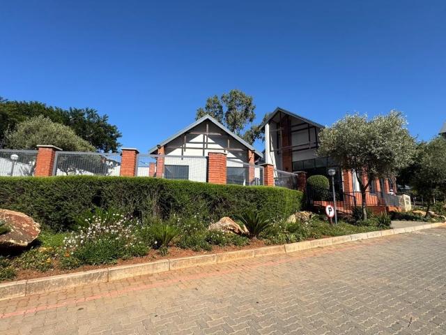 Townhouse for sale in Vosloorus, Gauteng