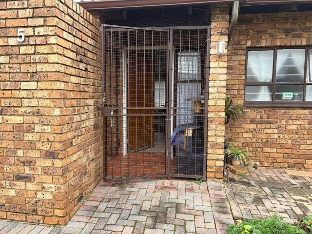 Townhouse for sale in Nooitgedacht, Gauteng