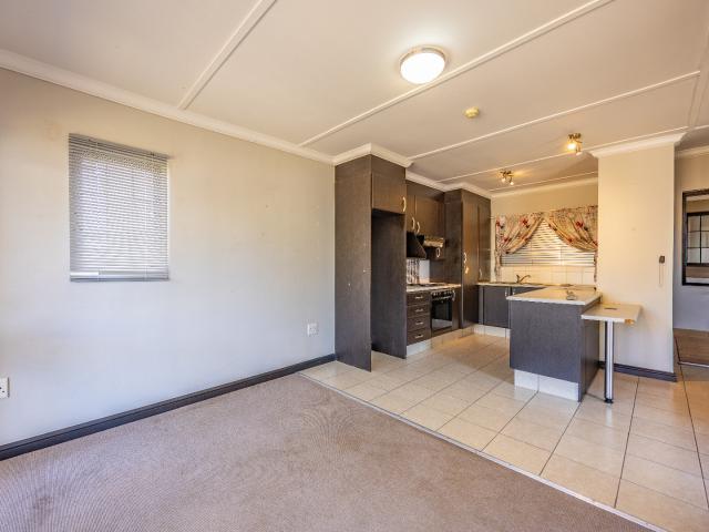 Townhouse for sale in Waterkloof, Gauteng