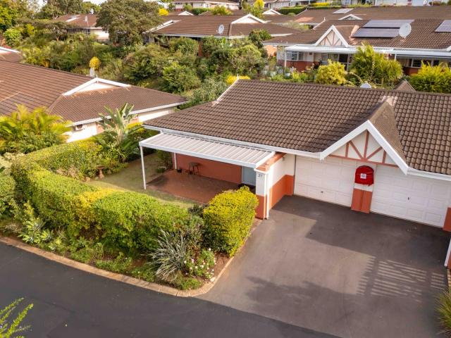 Townhouse for sale in Queensburgh, Kwazulu-natal