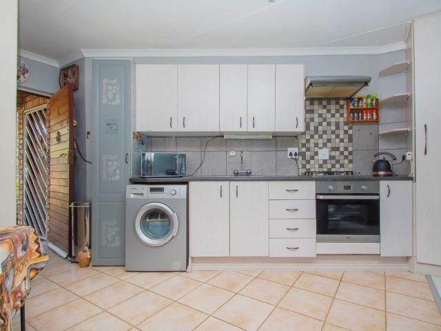 Townhouse for sale in Nooitgedacht, Gauteng