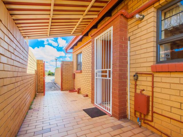 Townhouse for sale in Nooitgedacht, Gauteng