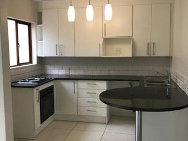 Townhouse for rent in Vosloorus, Gauteng