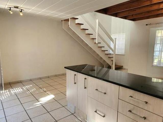 Townhouse for rent in Jansenpark, City of Ekurhuleni Metropolitan Municipality