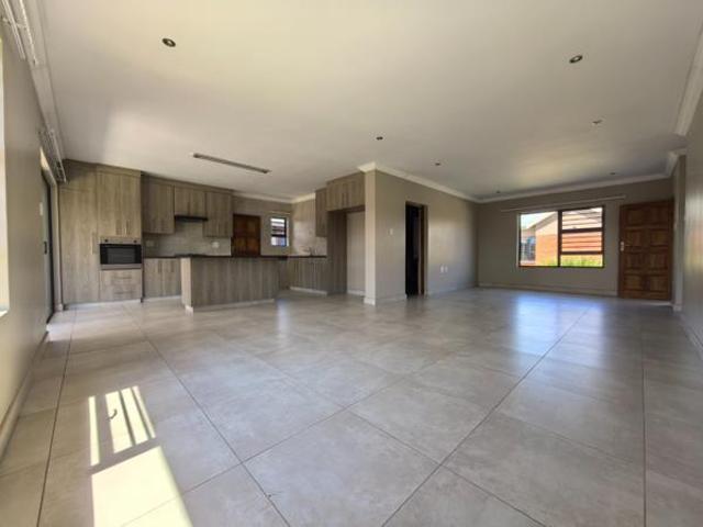 Townhouse for sale in Potchefstroom, Tlokwe Local Municipality