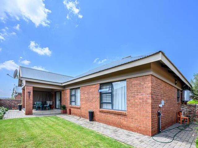 Townhouse for rent in Potchefstroom, Tlokwe Local Municipality