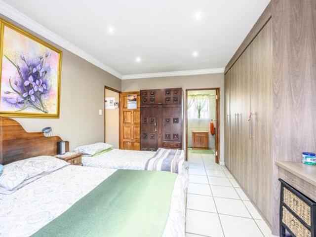 Townhouse for sale in Dr Kenneth Kaunda, North West