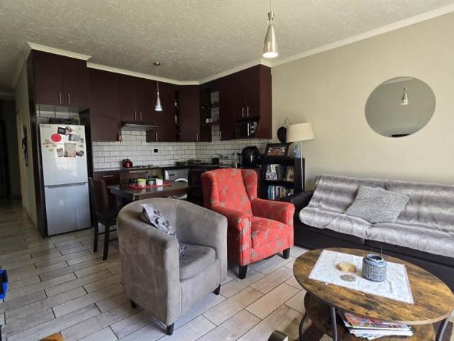 Townhouse for sale in Johannesburg, East