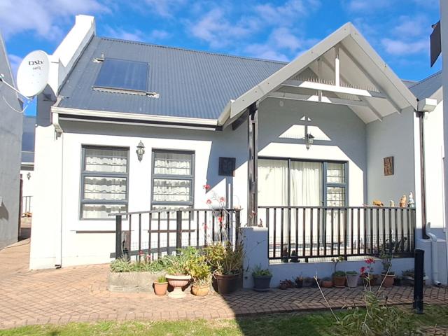 Townhouse for sale in Groot Brak Rivier, Western Cape