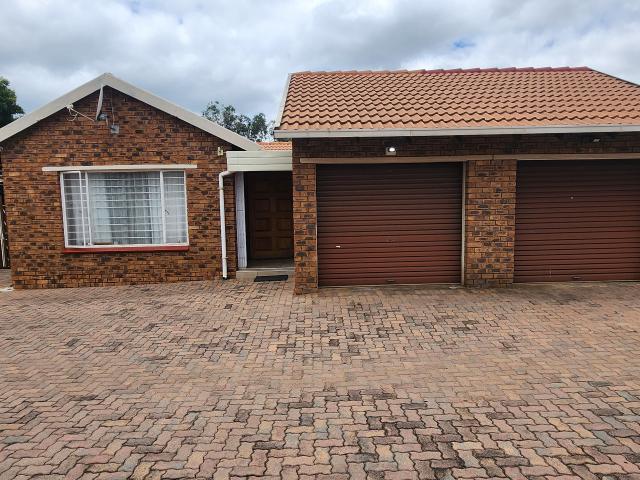 Townhouse for sale in Ekurhuleni, Gauteng
