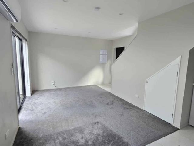 Townhouse for rent in Christchurch Central, Linwood-Central-Heathcote Community