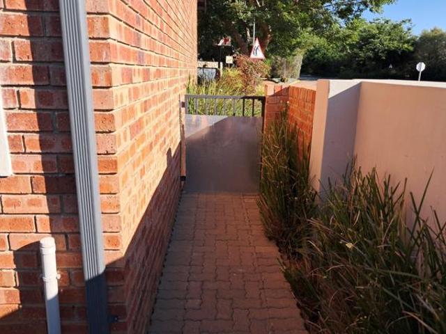 Townhouse for sale in Potchefstroom, Tlokwe Local Municipality