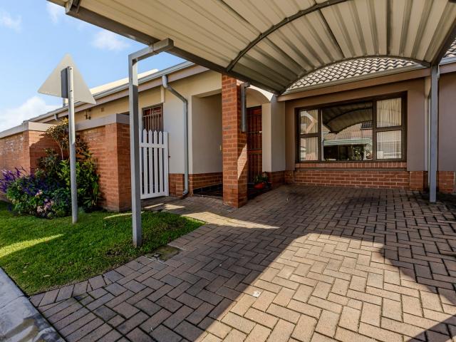 Townhouse for sale in Alexandra, Gauteng