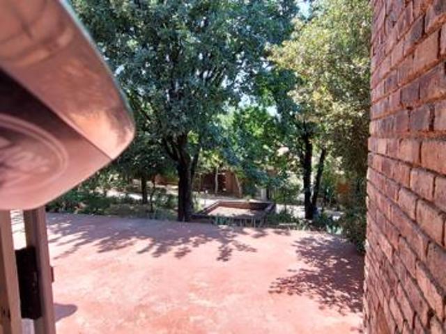 Townhouse for rent in Vosloorus, Gauteng
