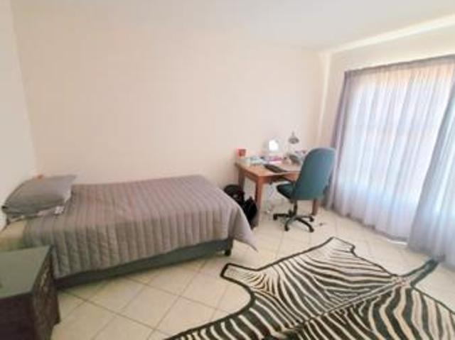 Townhouse for rent in Waterkloof, Gauteng