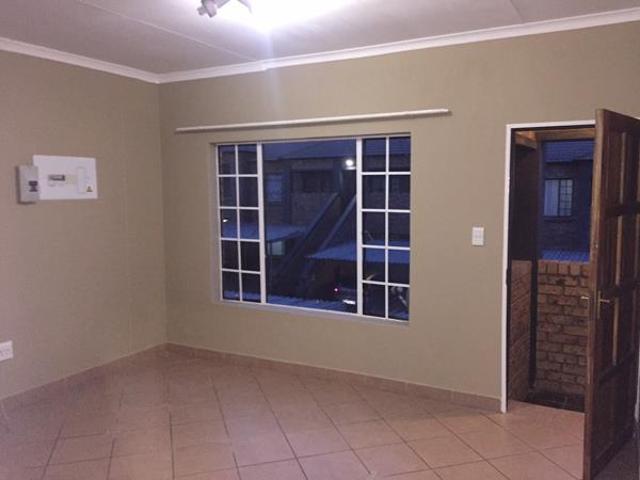 Townhouse for rent in Ekurhuleni, Gauteng