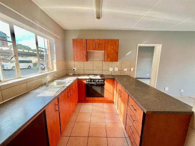 Townhouse for sale in Vosloorus, Gauteng