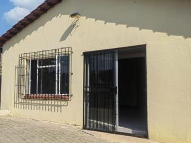 Townhouse for rent in Ekurhuleni, Gauteng